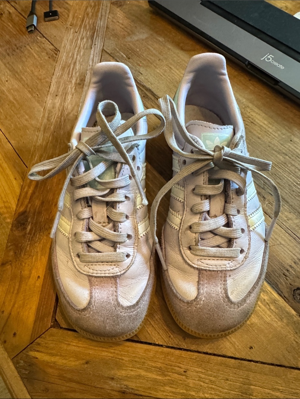 Light purple girls sambas